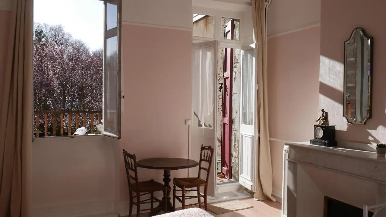 La Maison des 4 M Lavelanet Couette-café